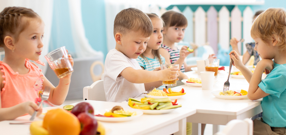 Fond Enfant Cuisine Petit Déjeuner Bol Enfant Dâge Préscolaire